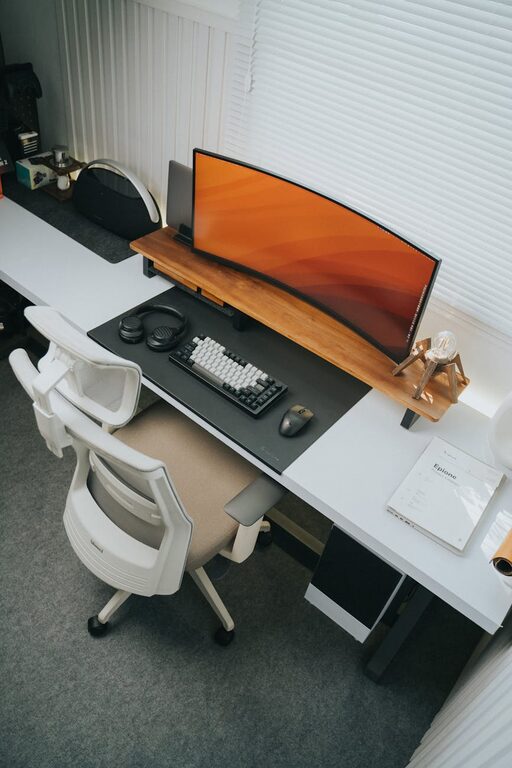 Effective Tips for Organizing a Clutter-Free Workspace at Home or in the Office