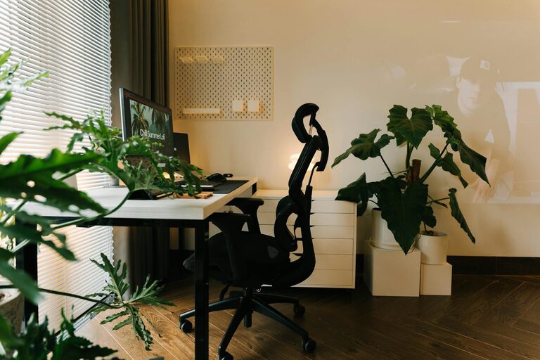 Tips for Creating a Cozy and Productive Home Office Space